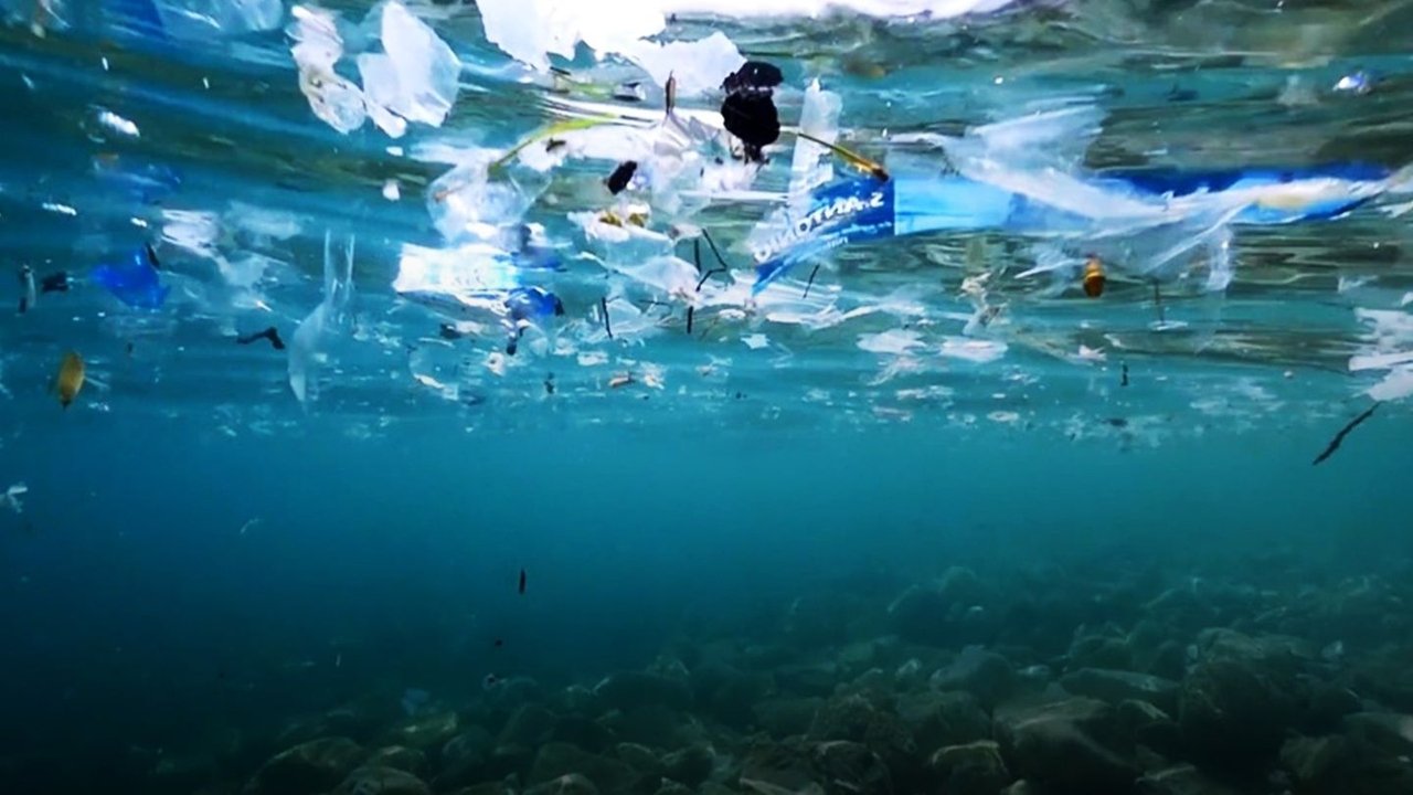Backdrop image for movie Oceans The Mystery of the Missing Plastic