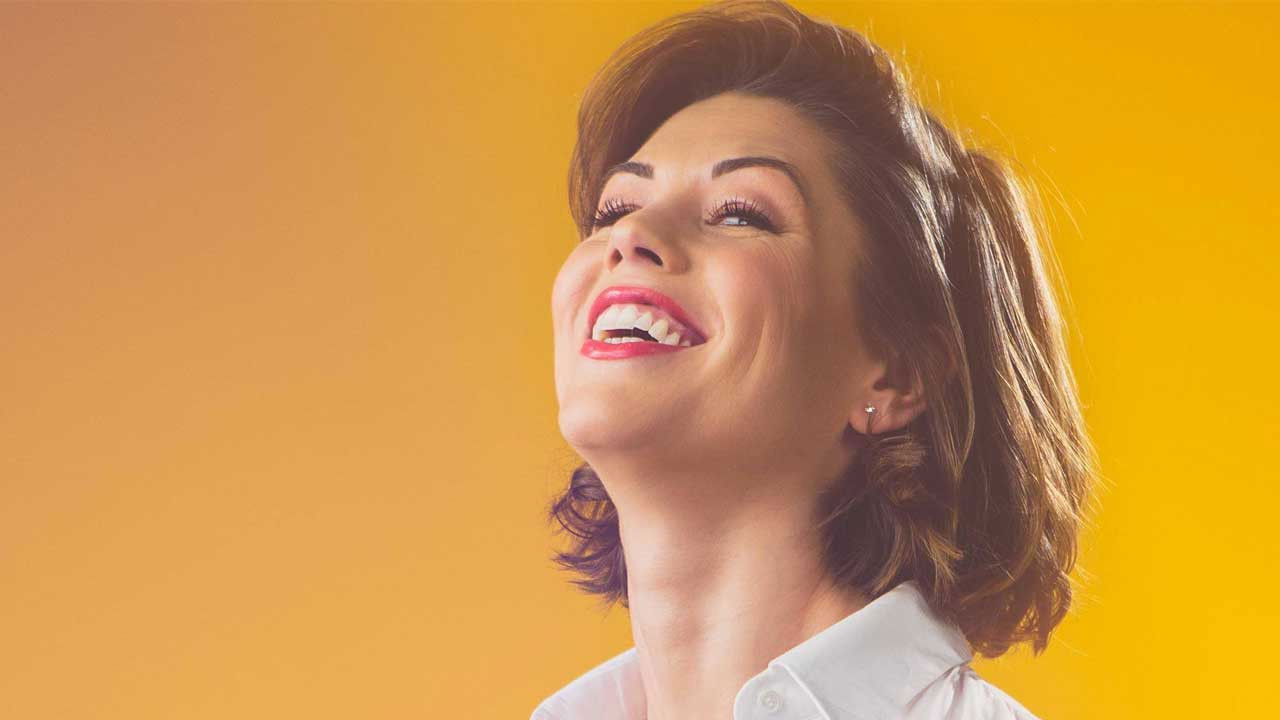 Backdrop image for movie Laurie Peret - Spectacle alimentaire en attendant la pension