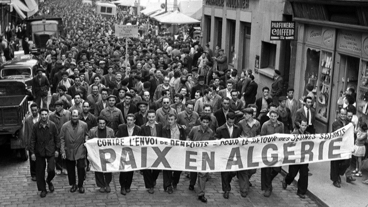 Backdrop image for movie They Chose Algeria