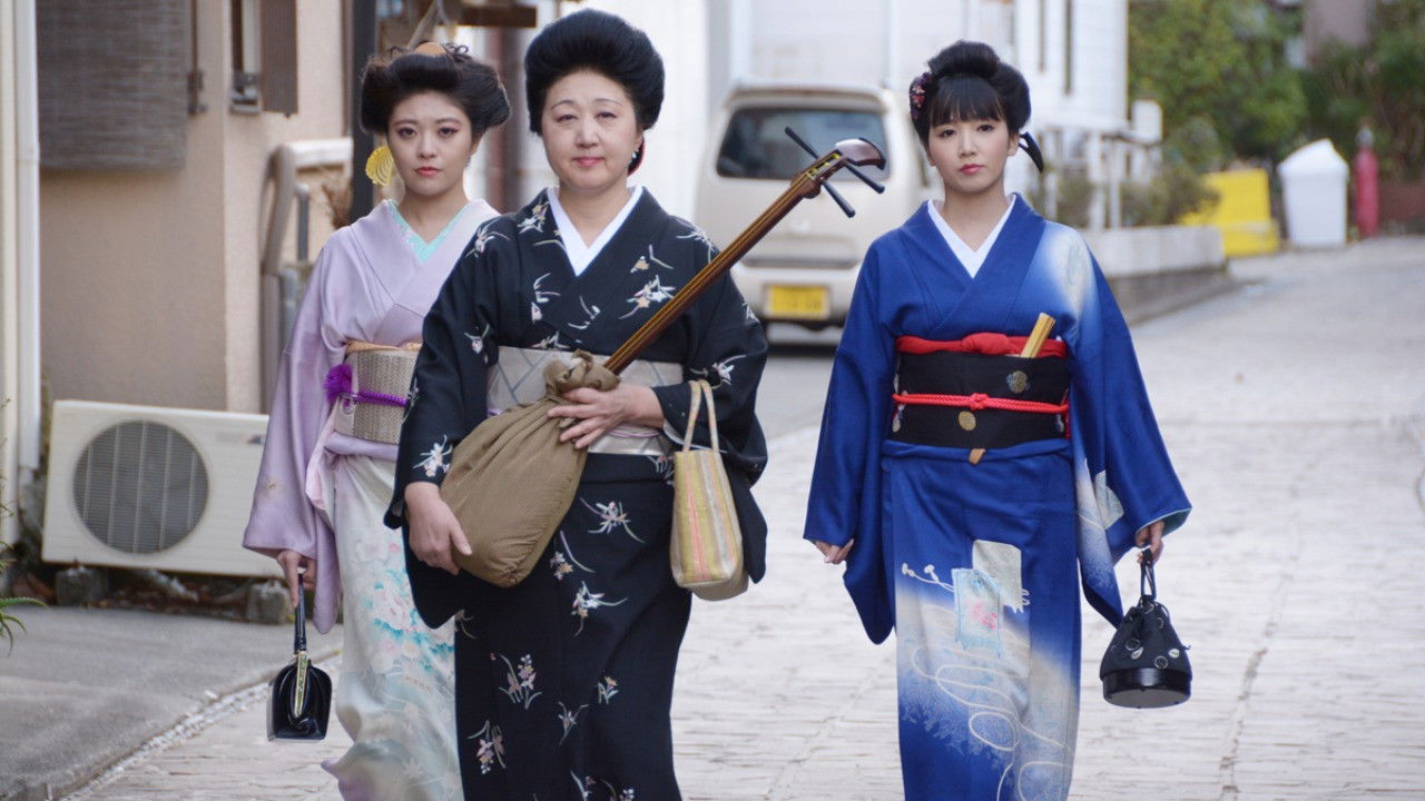 Backdrop image for movie Hot Spring Geisha Pillow Performance in the Tatami Room