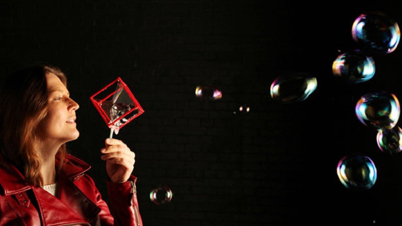 Backdrop image for movie Pop! The Science of Bubbles