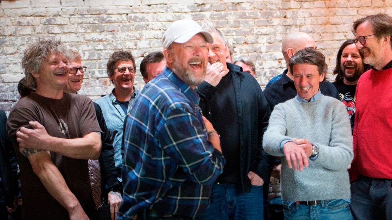 Backdrop image for movie The Men's Room