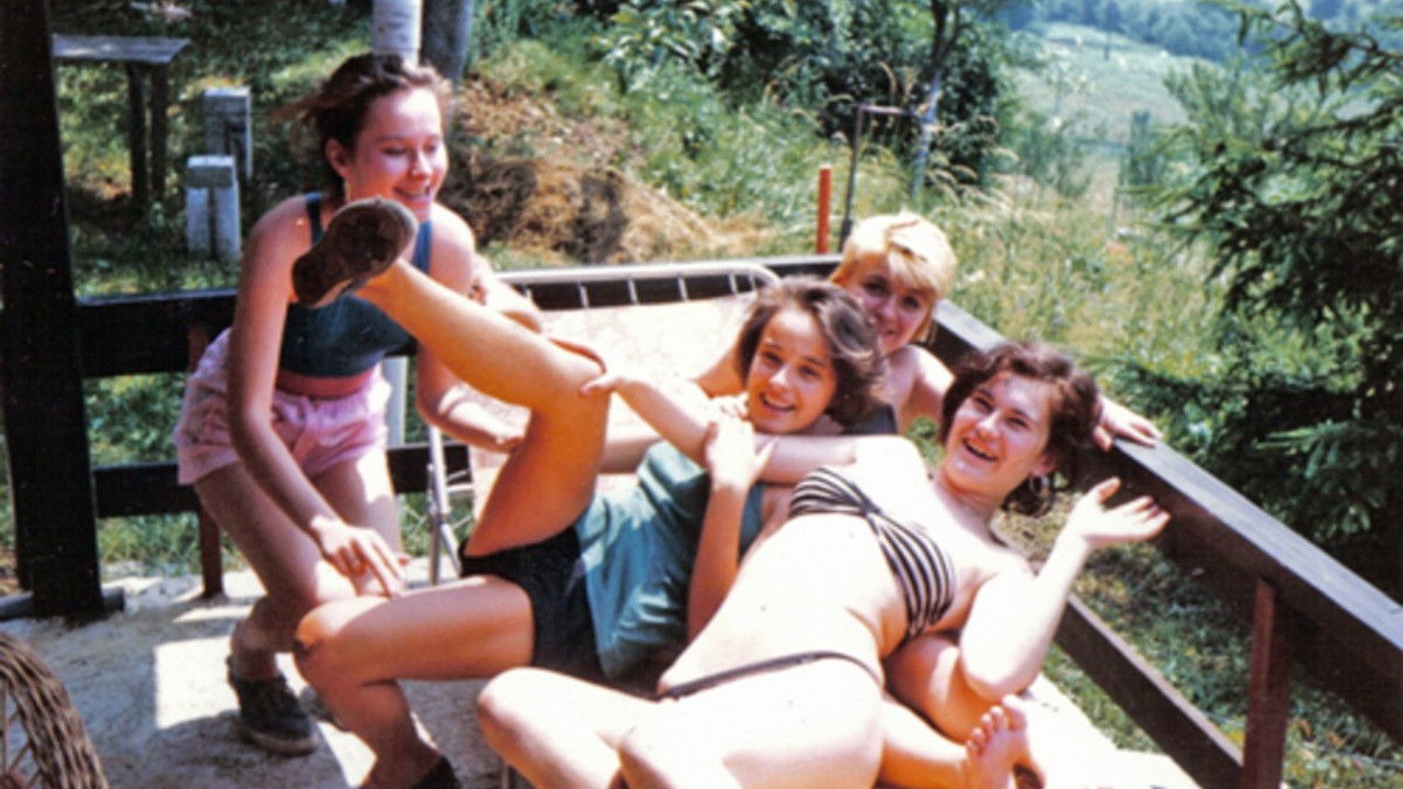 Backdrop image for movie My friends