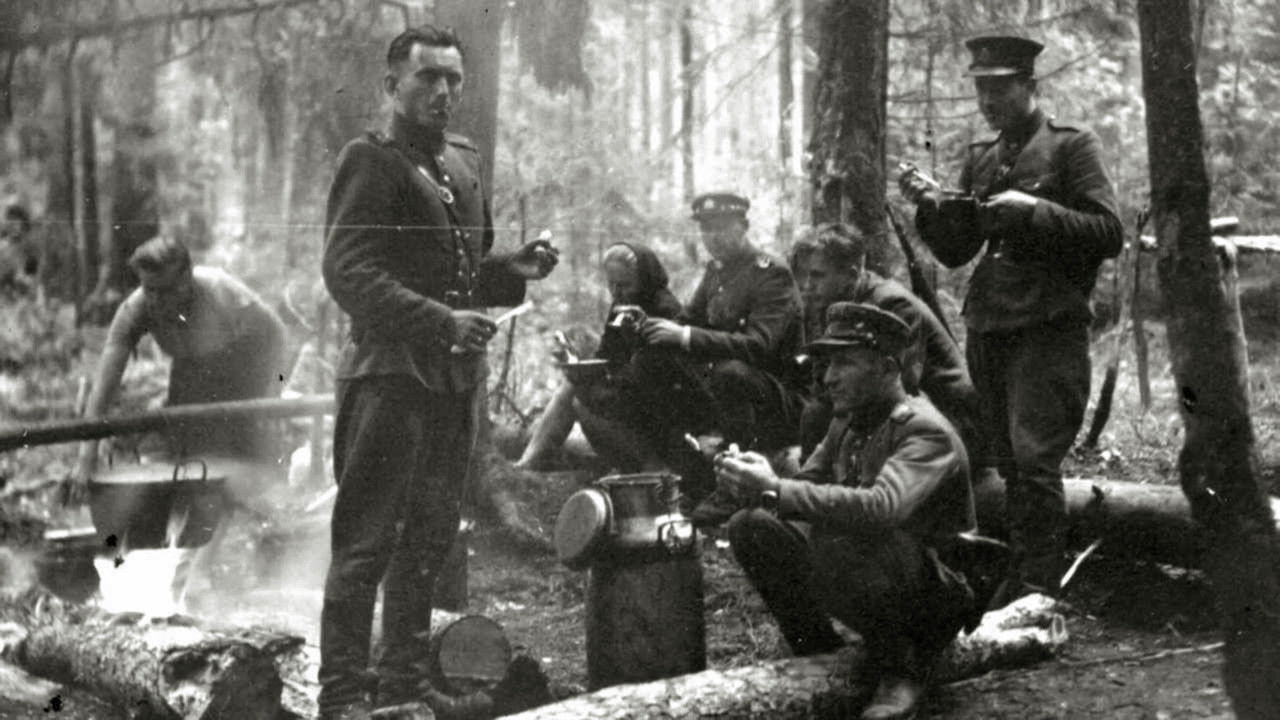 Backdrop image for movie The Invisible Front