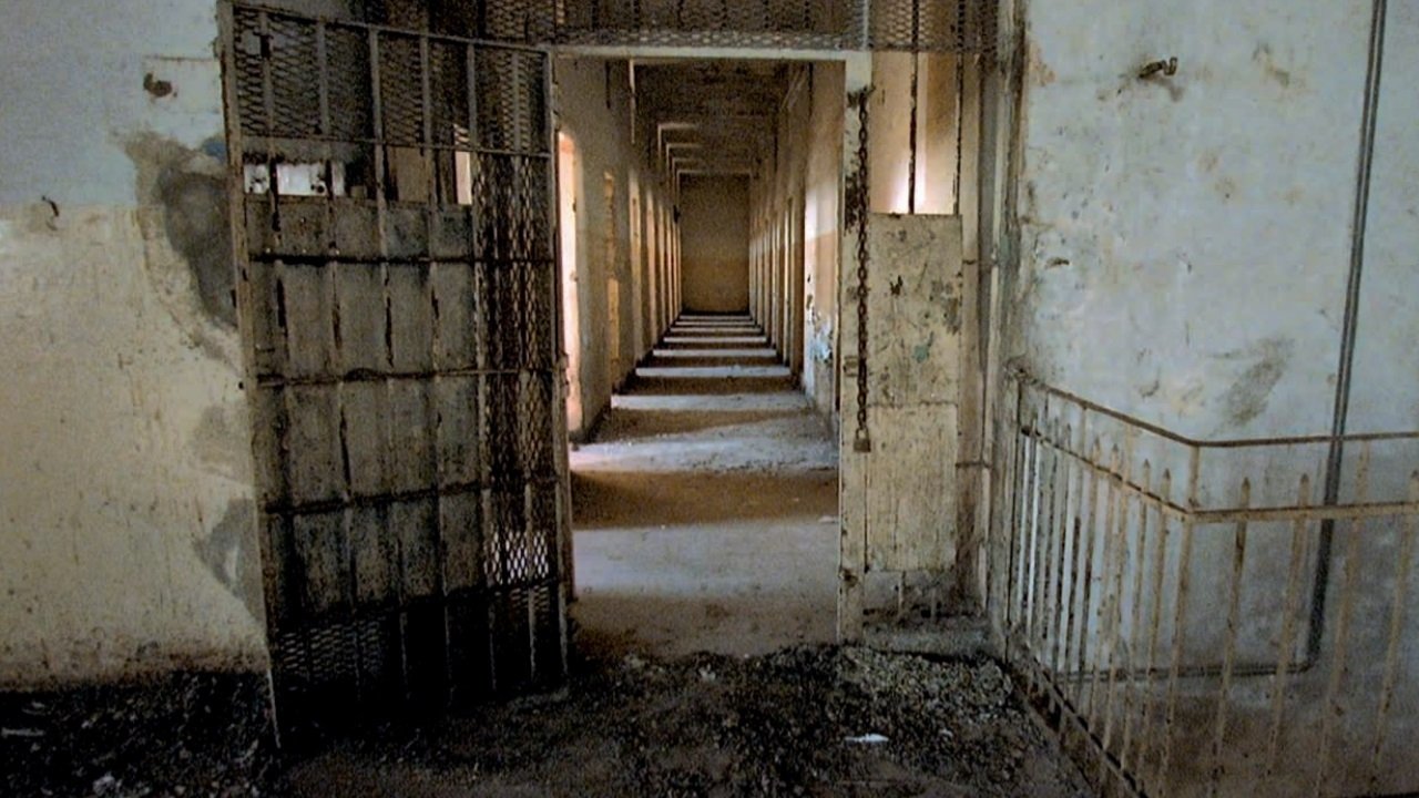 Backdrop image for movie Seven Moments