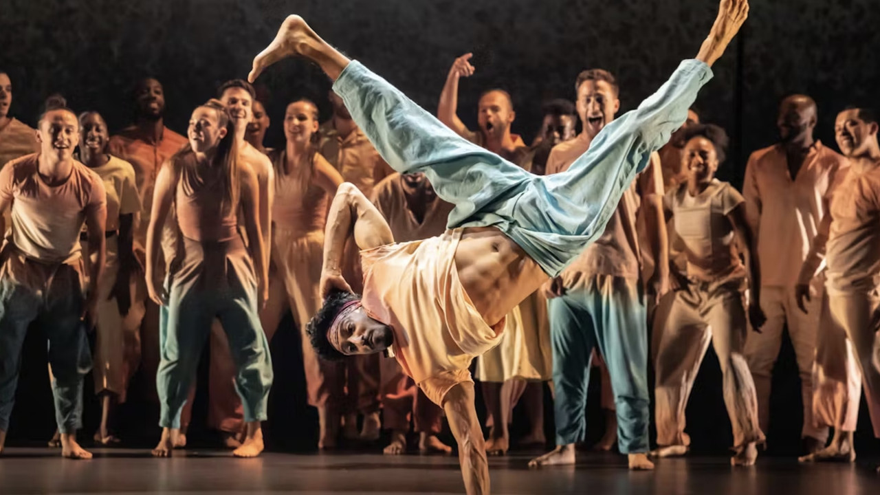 Backdrop image for movie Royal Opera House: Message in a Bottle