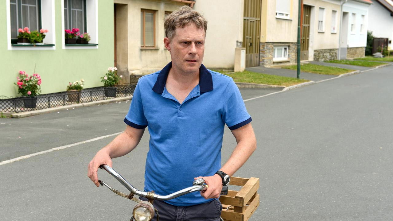 Backdrop image for movie Southern Cross