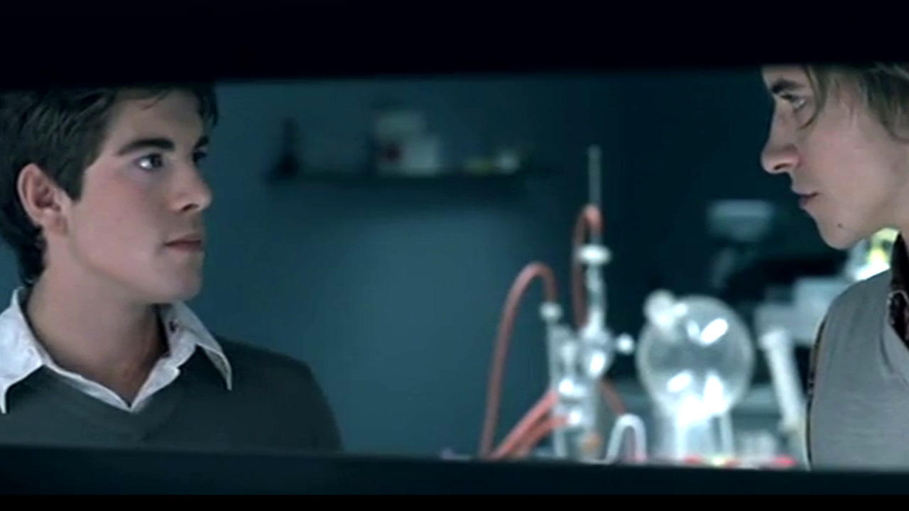 Backdrop image for movie Virus Undead