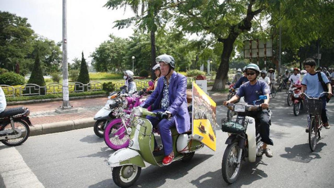 Backdrop image for movie Top Gear: Vietnam Special