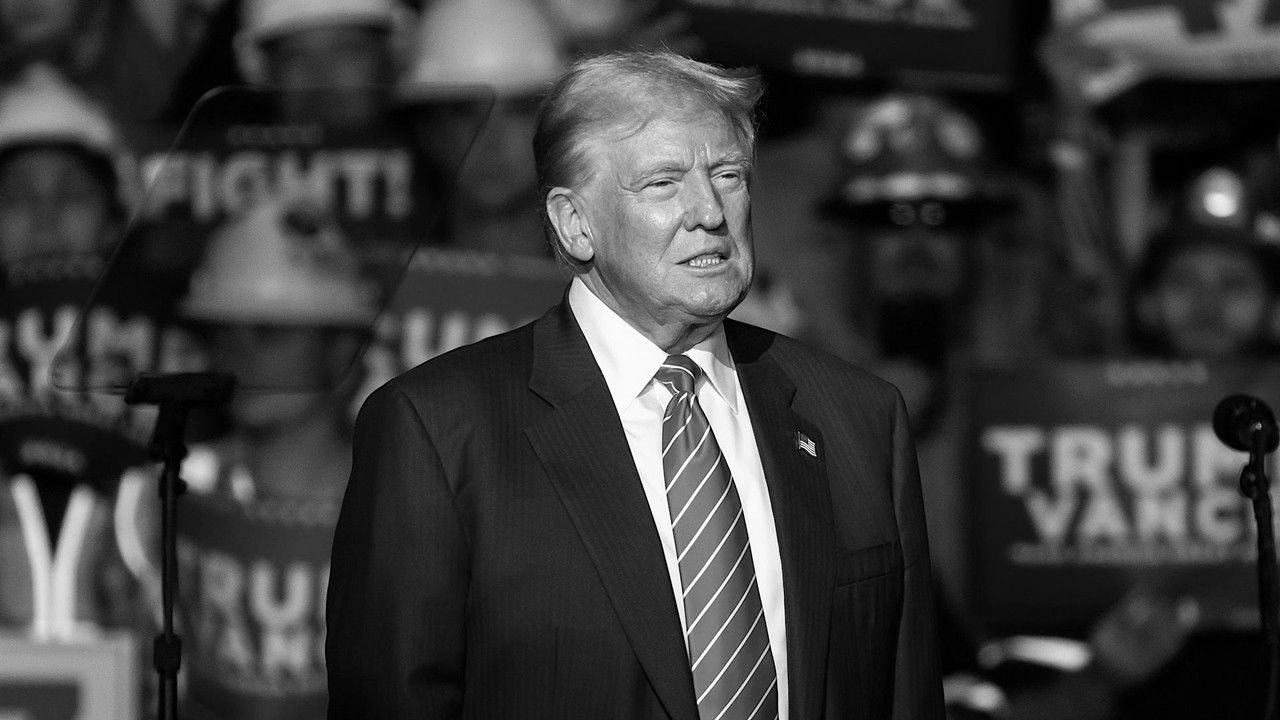 Backdrop image for movie Trump: Should We Be Scared?