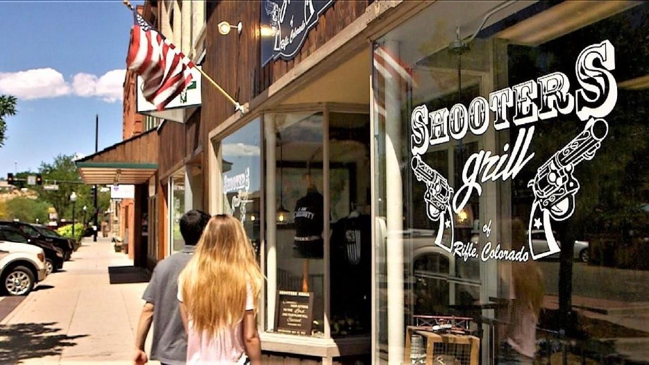 Backdrop image for movie The US and Their Guns: An American Story