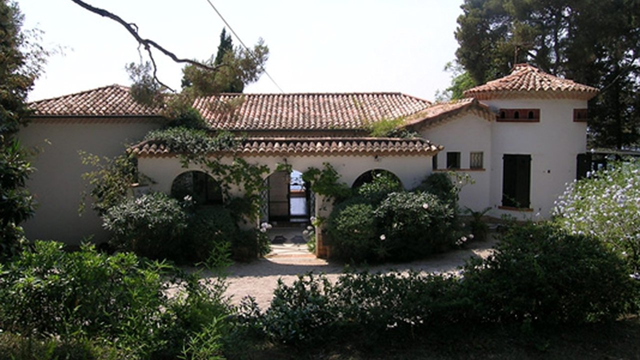 Backdrop image for movie La Villa Santo-Sospir
