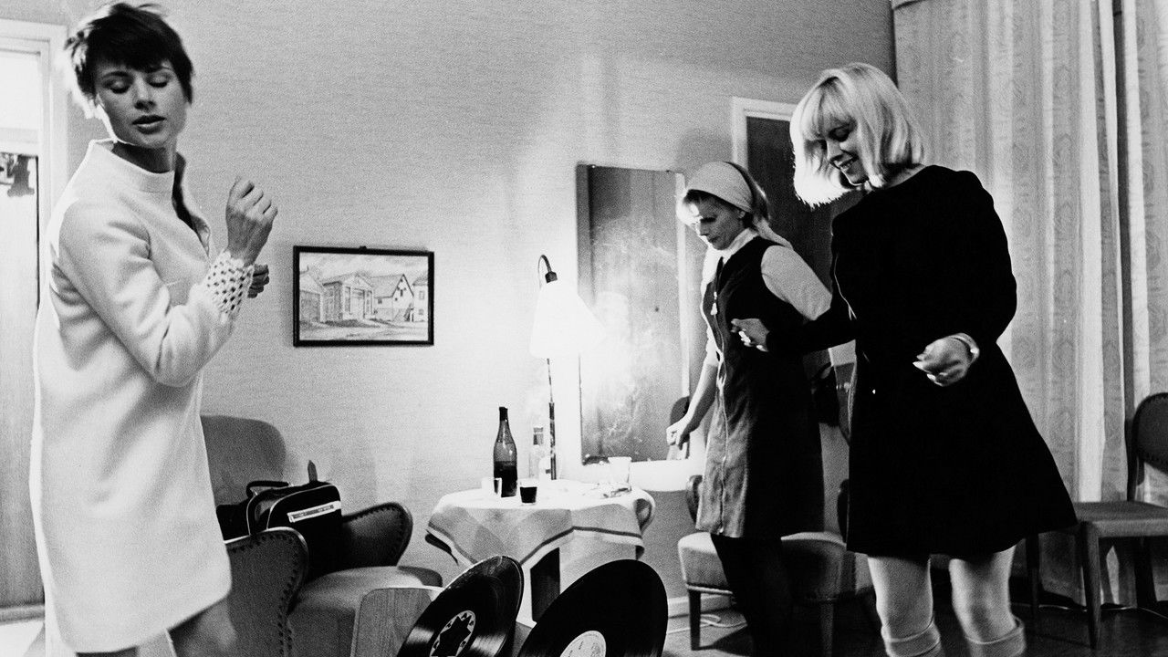 Backdrop image for movie The Girls