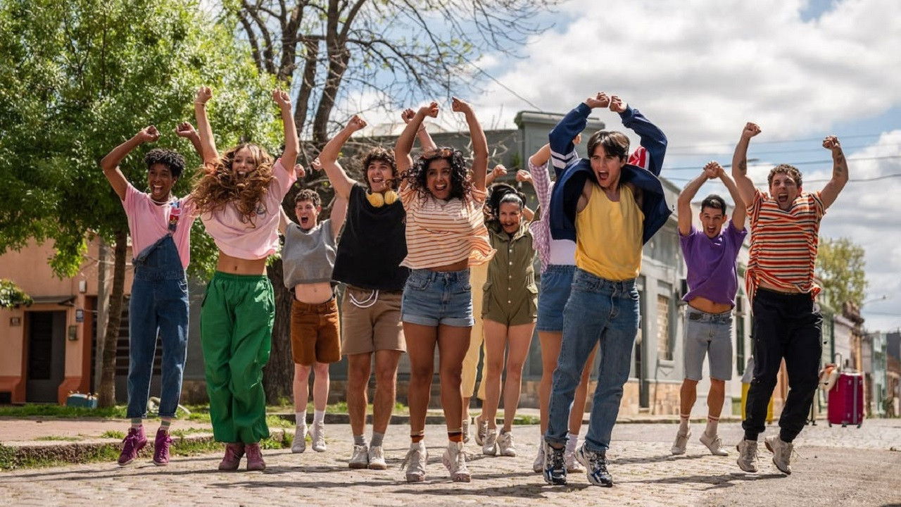 Backdrop image for movie Locos de Amor, Mi Primer Amor