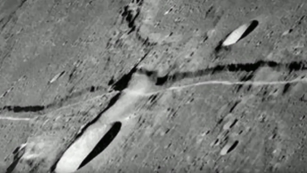 Backdrop image for movie Alien Moon