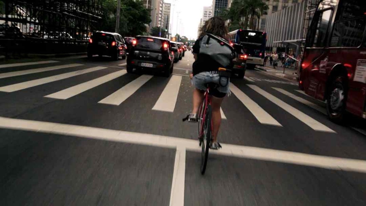 Backdrop image for movie Bikes vs Cars