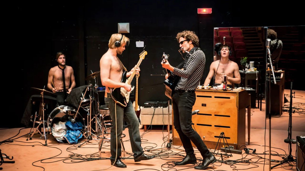 Backdrop image for movie Comme une pierre qui roule : 1965, en studio avec Bob Dylan