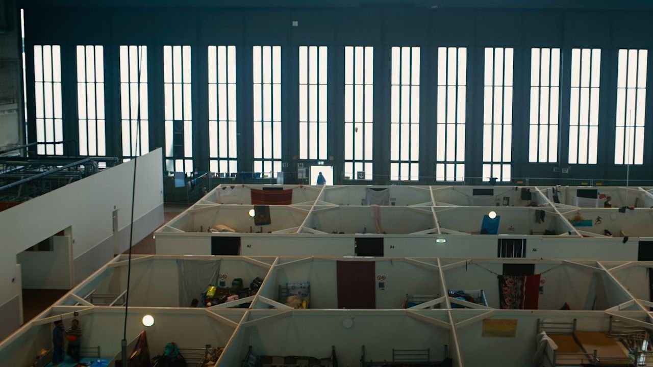 Backdrop image for movie Central Airport THF
