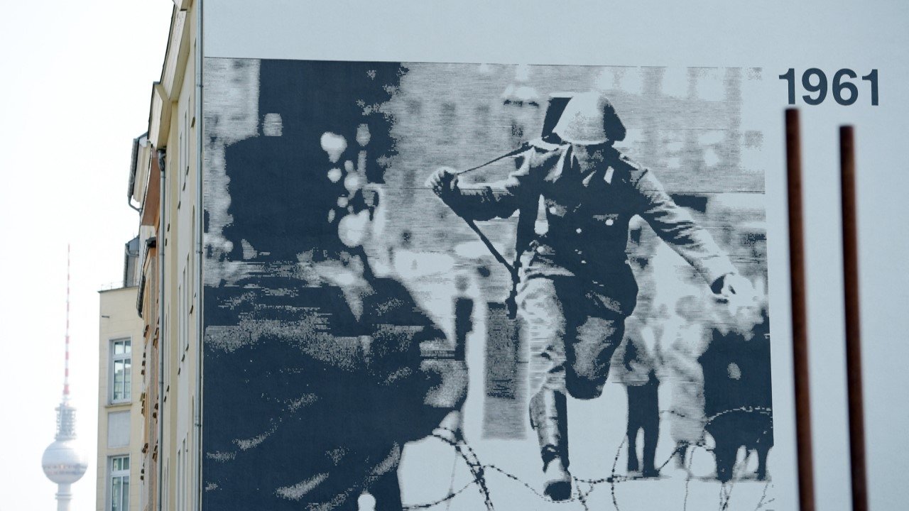 Backdrop image for movie The Wall: A World Divided
