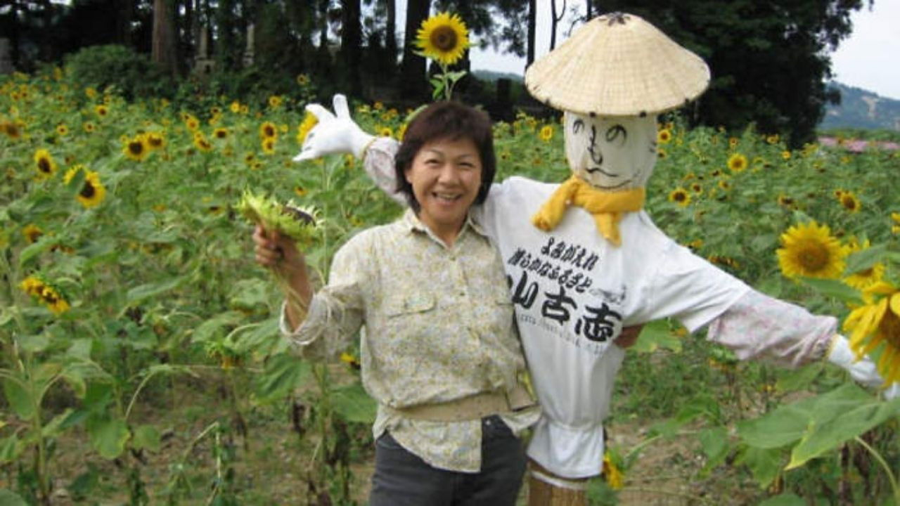 Backdrop image for movie Yamakoshi: The Recovery of a Tiny Japanese Village