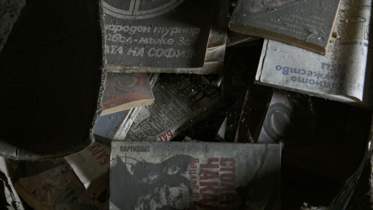 Backdrop image for movie And Again I Feel the Coldness of the Marble Stairs