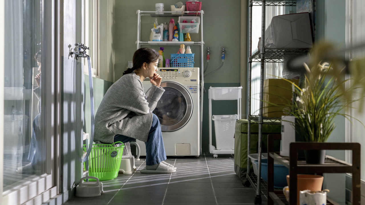 Backdrop image for movie Kim Ji-young, Born 1982