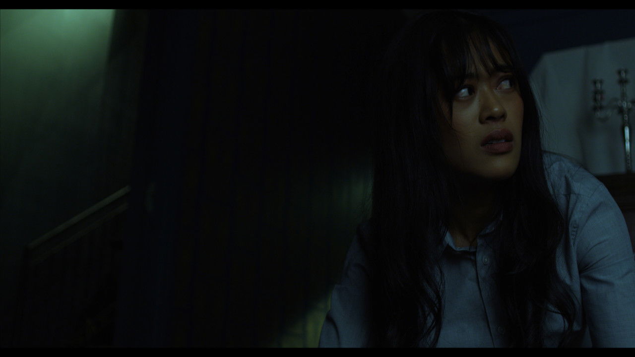 Backdrop image for movie Escape: A Ghost Story