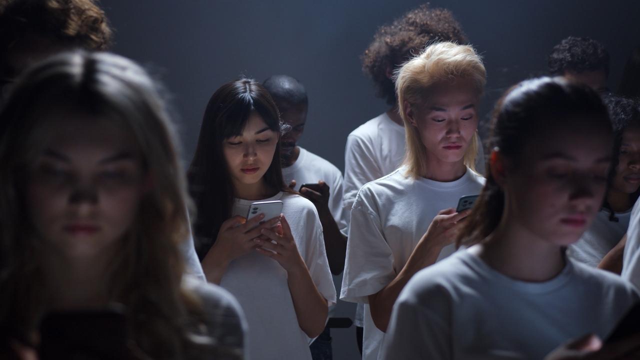 Backdrop image for movie Apple: The Trillion Dollar Betrayal