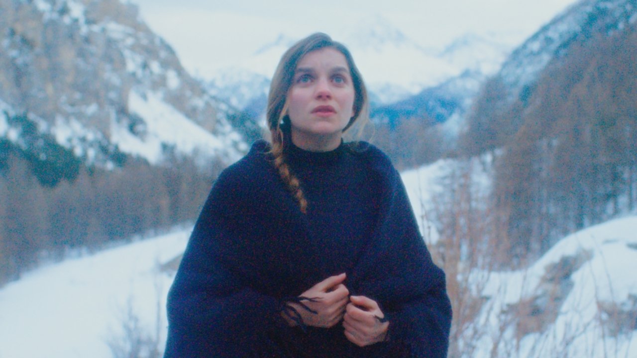 Backdrop image for movie The Girl in the Snow