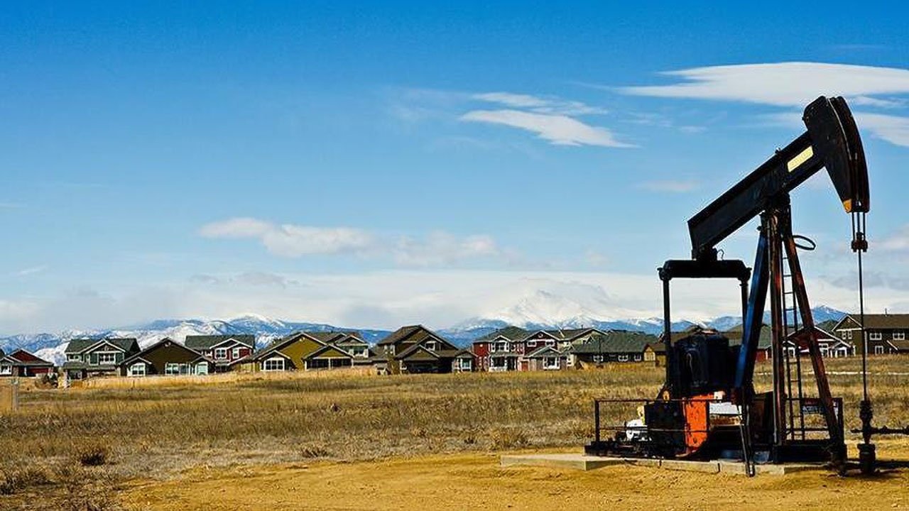 Backdrop image for movie Split Estate