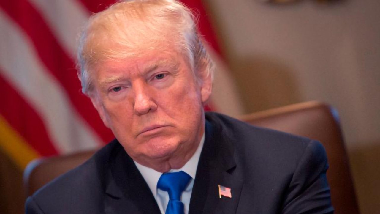 Backdrop image for movie Frontline: President Trump