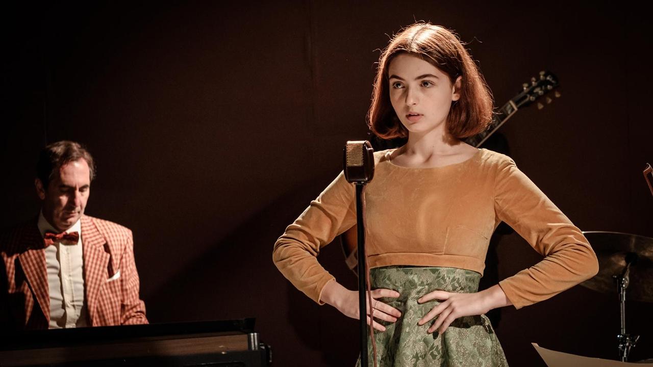 Backdrop image for movie La bambina che non voleva cantare