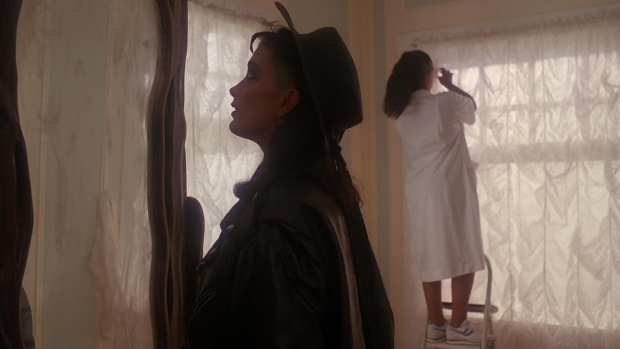 Backdrop image for movie Mirror Mirror