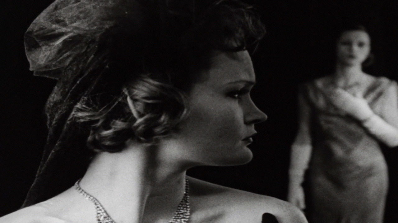 Backdrop image for movie La Divina