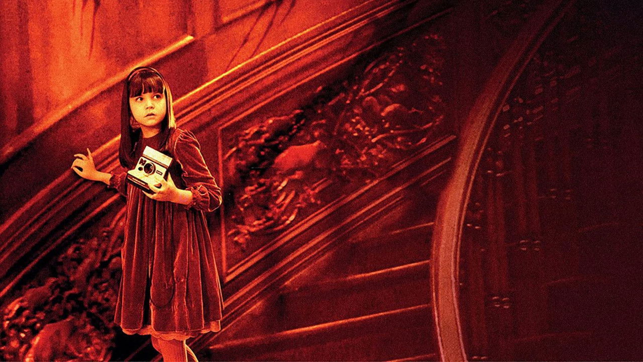 Backdrop image for movie Don't Be Afraid of the Dark