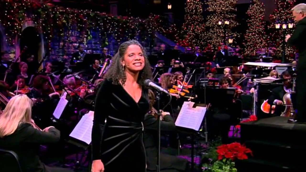 Backdrop image for movie Christmas with the Mormon Tabernacle Choir and Orchestra at Temple Square Featuring Audra McDonald and Peter Graves