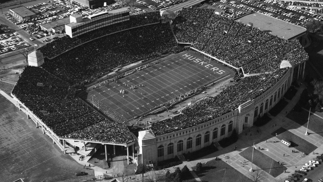 Backdrop image for movie In the Deed the Glory: Memorial Stadium
