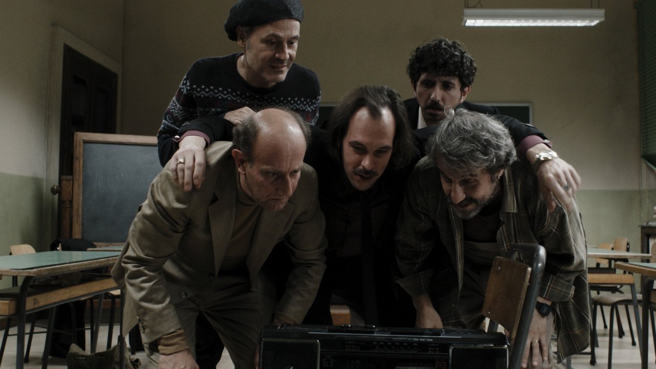 Backdrop image for movie Comedians