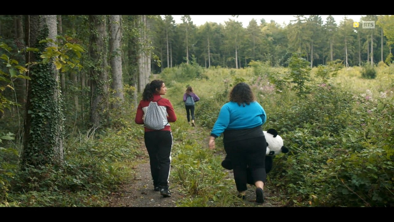 Backdrop image for movie Girls on the Run