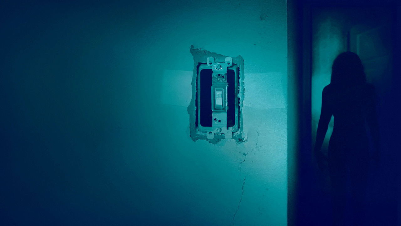 Backdrop image for movie Lights Out