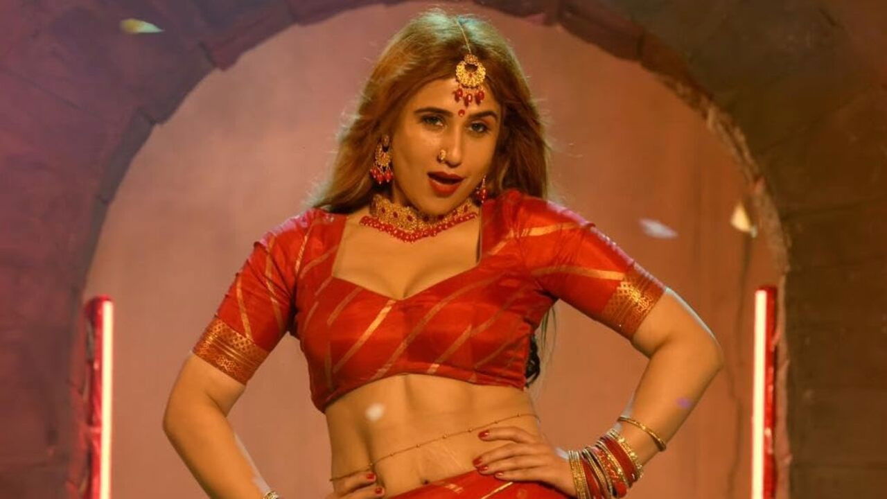 Backdrop image for movie Maataraani Mounamidhi