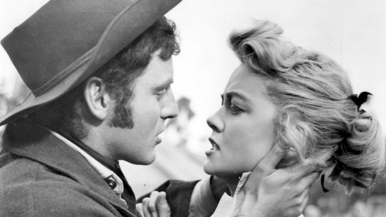 Backdrop image for movie Five Guns West