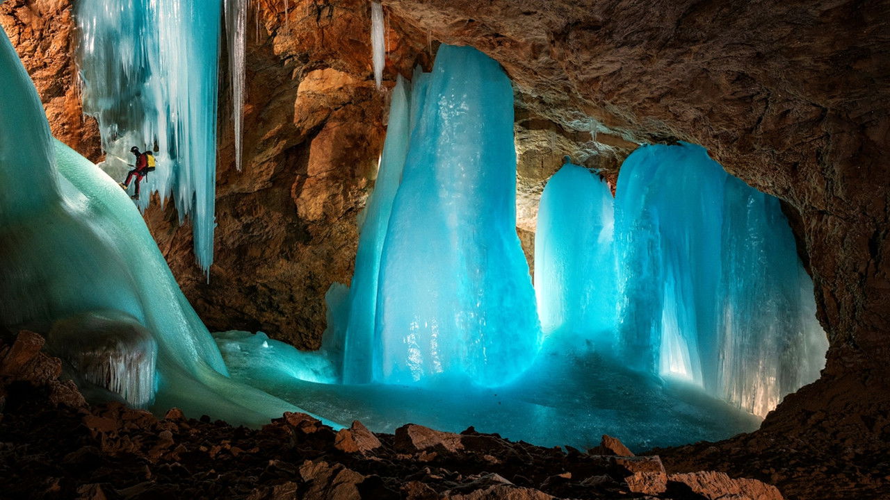Backdrop image for movie Realm of Darkness - Caves of Glass