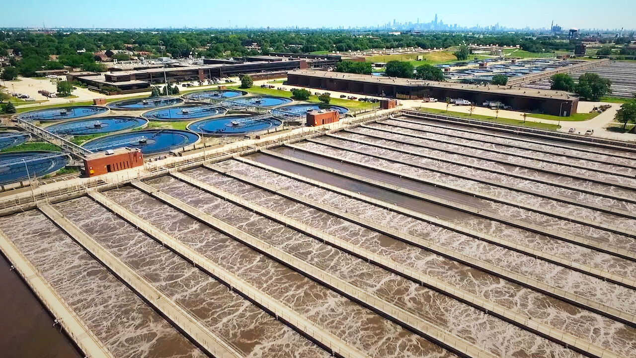 Backdrop image for movie Brave Blue World: Racing to Solve Our Water Crisis