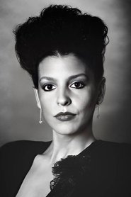 Photo of Lisa Saxton