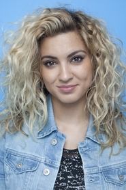 Photo of Tori Kelly