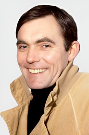 Photo of Maurice Roëves