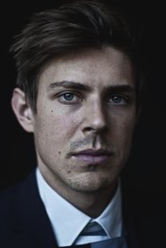 Photo of Chris Lowell