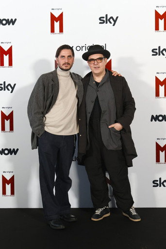 M - Il Figlio del secolo | Il dietro le quinte