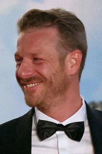 Portrait of Marc Weiss